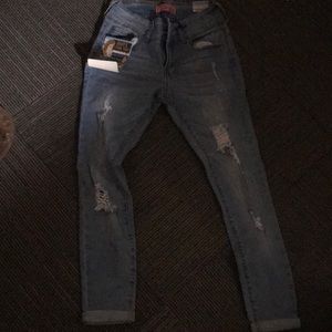 Fashion nova jeans never worn before 15 dollars